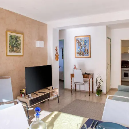 La Roseraie 1 By Interhome